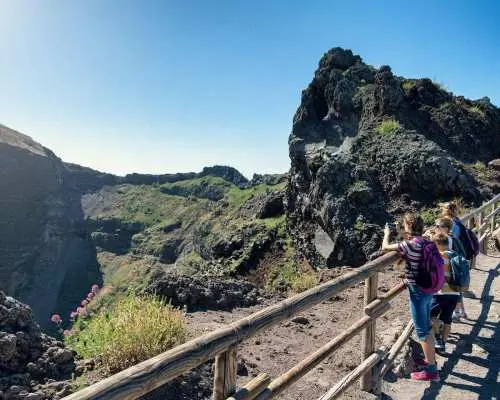 Pompeii & Vesuvius Premium Tour with Guide & Transfer｜Italy