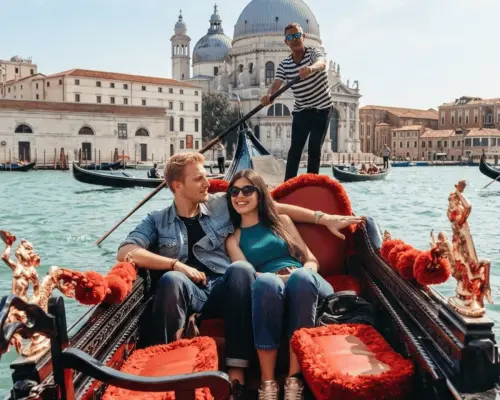 Venice: Premium Grand Canal Gondola Ride & Gondola Gallery｜Italy