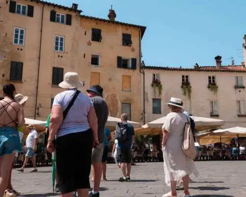 La Spezia: Full-Day Pisa and Lucca Excursion｜Italy