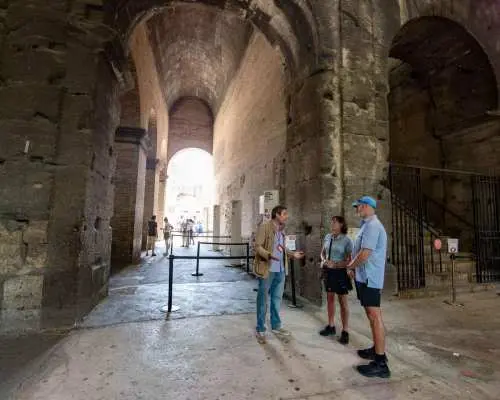 Explore Colosseum and Roman Forum with an Archaeologist｜Italy