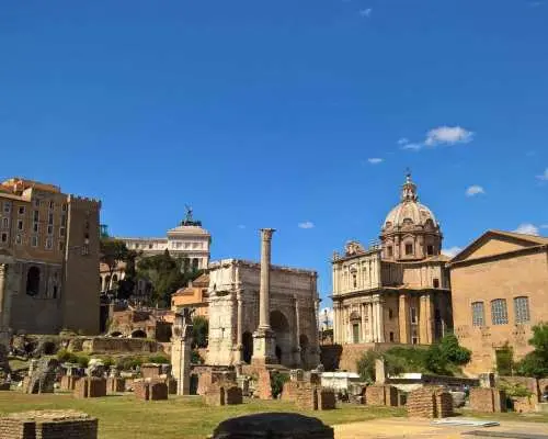 Tour of Colosseum & Roman Forum with Dutch Guide｜Italy