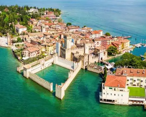 Private Walking Tour in Sirmione Heritage & Castle｜Italy