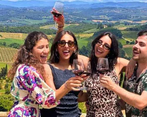 Tuscany Wine Tour: 2 Wineries & San Gimignano from Rome｜Italy