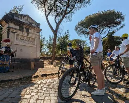 Rome: Appian Way, Catacombs & Aqueducts by eBike + Transfer｜Italy