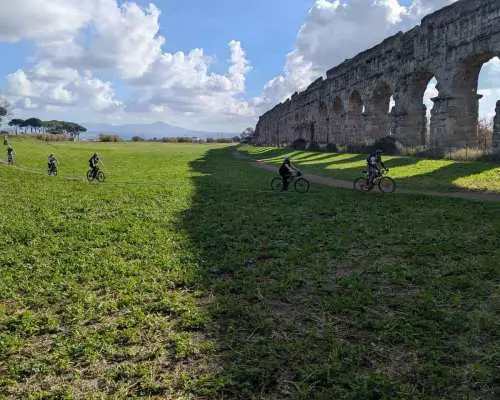 Rome: Appian Way, Catacombs & Aqueducts by eBike + Transfer｜Italy