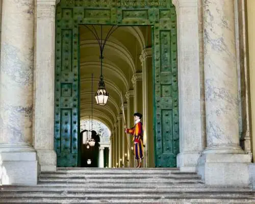 Rome: Guided Tour of St. Peter's Basilica, Grottoes & Square｜Italy