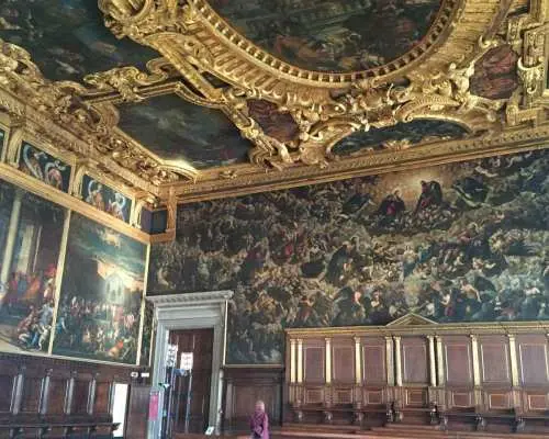 Venice: Gondola Ride & Doge's Palace Guided Tour｜Italy