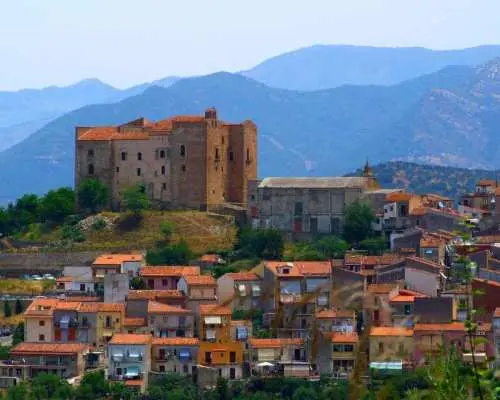 Castelbuono: Medieval Walking Tour & Local Dessert｜Italy