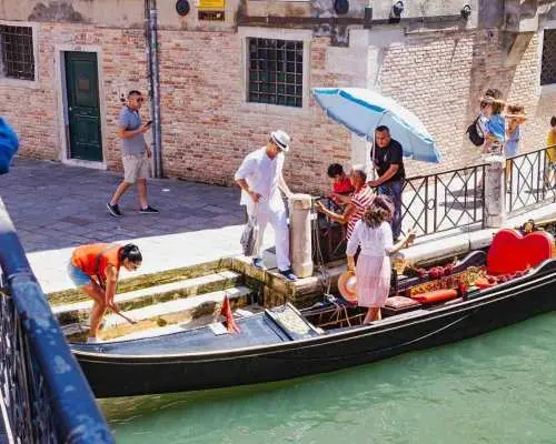 Venice: Doge's Palace Guided Tour with Optional Gondola Ride｜Italy