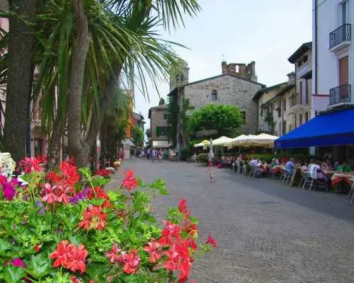Sirmione private tour: on the shores of lake Garda｜Italy
