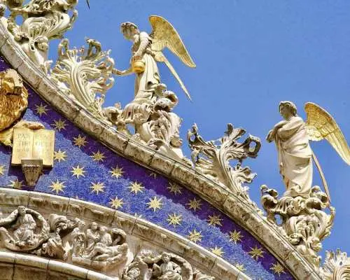 Venice: St Mark's Basilica & Gondola in the afternoon｜Italy