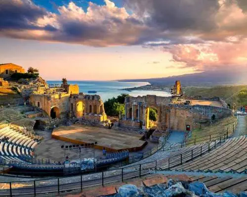 Taormina: Historical Highlights Private Guided Walking Tour｜Italy
