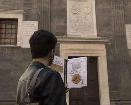 Naples: The Path of the Immortals Treasure Hunt Walking Tour｜Italy