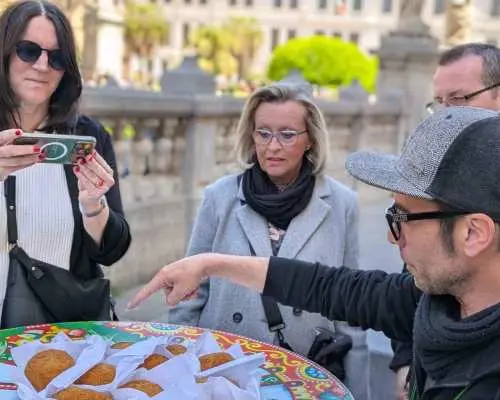 Palermo: Street Food Walking Tour with Local Guide & Tasting｜Italy