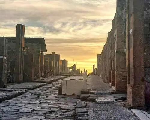 Pompeii Sunset tour for small group｜Italy