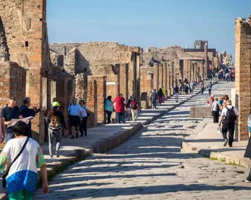 Pompeii, Sorrento and Amalfi Coast private tour｜Italy