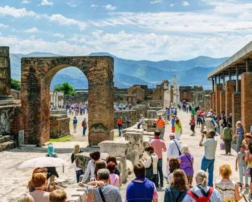 Pompeii, Sorrento and Amalfi Coast private tour｜Italy