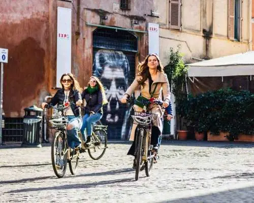 Rome E-Bike Tour: Hidden Gems & Food｜Italy