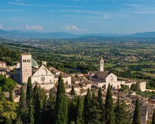 Assisi Private Exploration: Historic Basilicas & City Stroll｜Italy