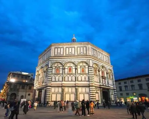Guided Tour of Duomo Complex with Admission to Cupola Climb｜Italy