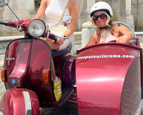 Rome: Evening Fiat 500 and Vespa Prosecco Tour｜Italy