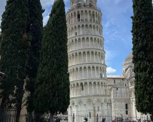 Lucca Tour & Pisa Tower + Wine Tasting by van from Livorno｜Italy