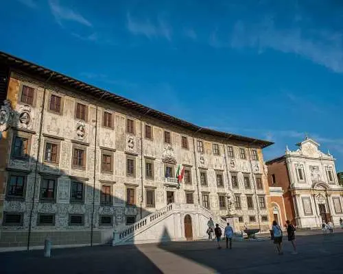 Private Pisa and Lucca Tour and ticket for the Leaning Tower｜Italy