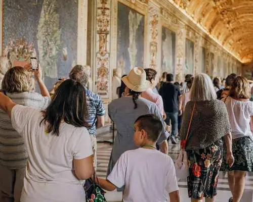 Uncover Vatican Wonders: Sistine Chapel & More｜Italy