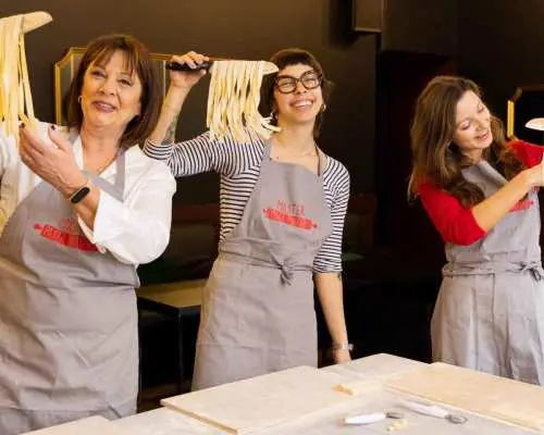Fettuccine & Tiramisu Masterclass: Pasta & Dessert｜Italy