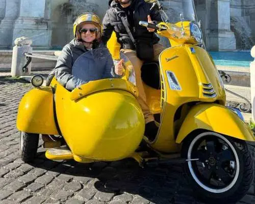 羅馬：Vespa 摩托車邊車之旅，含飯店接送和義式冰淇淋｜義大利
