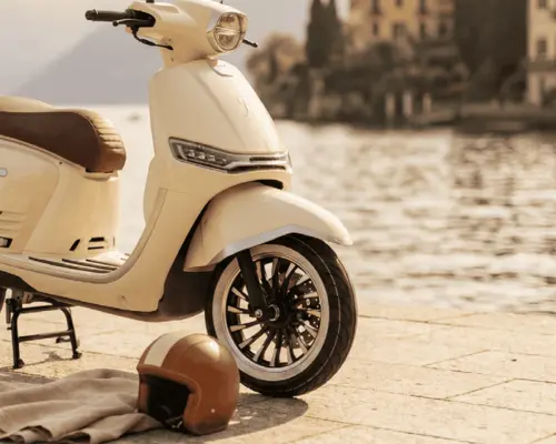 Lake Como: E-Scooter Tour to Bellagio and Villa Balbianello｜Italy