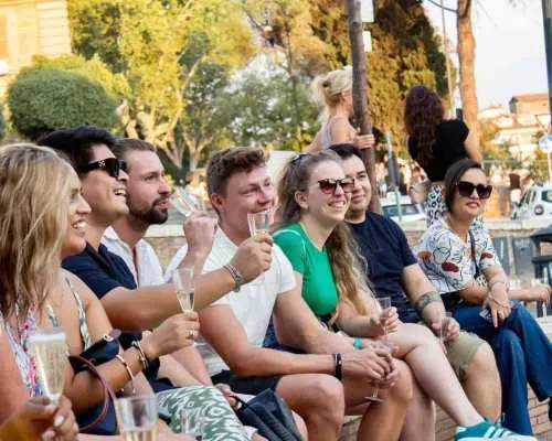 Rome: Naughty Nightlife Walking Tour with Italian Drinks｜Italy