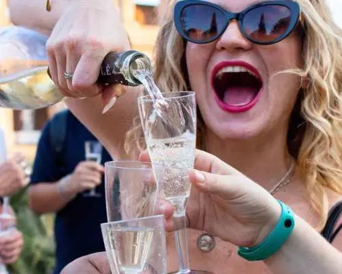 Rome: Naughty Nightlife Walking Tour with Italian Drinks｜Italy