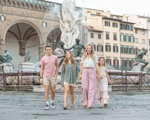 Florence: Private Photoshoot with Professional Photographer｜Italy