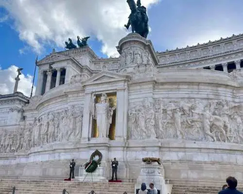 Rome: Monument to Victor Emmanuel & P. Venezia Private Tour｜Italy