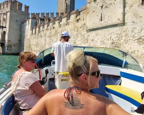 From Verona: Sirmione, Lake Garda with Boat & Spritz Tasting｜Italy