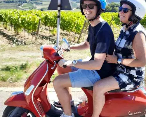 佛罗伦斯：Vespa摩托车观光之旅 + 葡萄酒赏景！ ｜义大利
