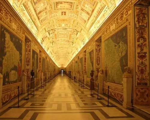 Guided Tour of Vatican Museum & Sistine Chapel｜Italy