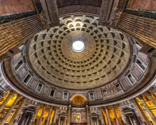 ประสบการณ์เต็มรูปแบบที่ Pantheon พร้อมโฮสต์และแอปเสียงแบบโต้ตอบ | อิตาลี
