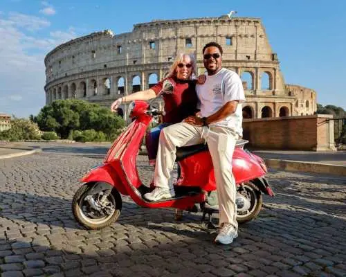 罗马：骑著 Vespa 摩托车穿梭街头，并用相机记录旅程｜义大利