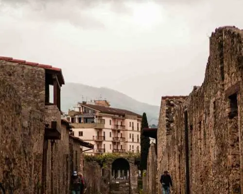 Naples: Tour nhóm kết hợp tham quan Pompeii & Herculaneum | Ý
