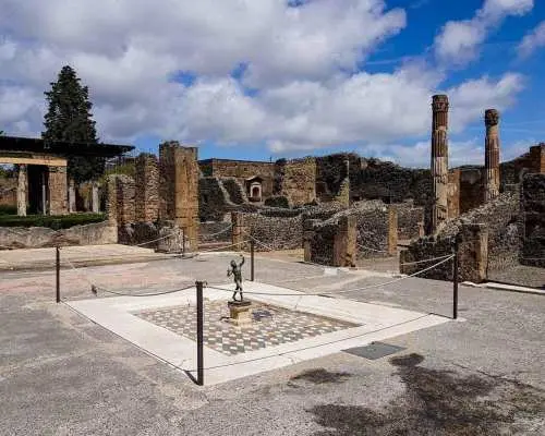 From Amalfi: Pompeii Half-Day Tour with Tourist Guide｜Italy