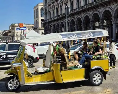 Milan: Private Tuk Tuk Tour with Hotel Pickup｜Italy