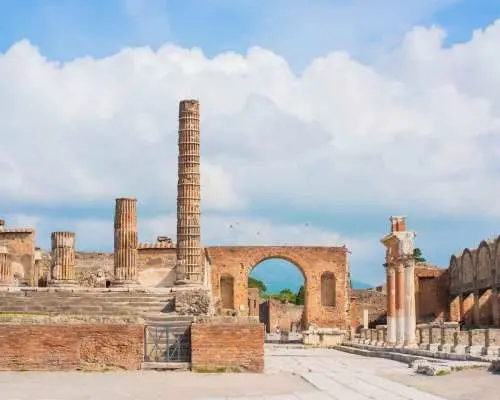 Pompeii: Guided Tour with Skip-the-Line Entry｜Italy