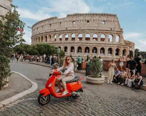 Rome: Vespa Ride with Professional Photo｜Italy