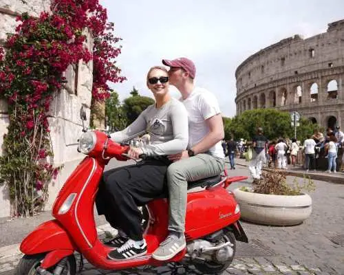 Rome: Vespa Tour with Guide and Photo Stops｜Italy