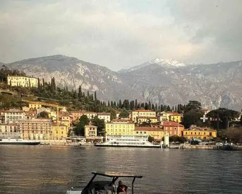 Lake Como: 4-Hour Boat Tour with Stops in Bellagio and Varenna｜Italy