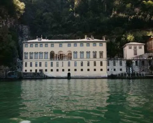 Lake Como: 4-Hour Boat Tour with Stops in Bellagio and Varenna｜Italy