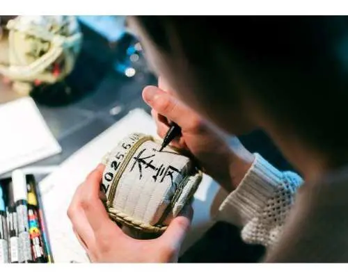 【東京・浅草】初心者向け！日本酒テイスティング＆オリジナルお土産づくり（ミニ菰樽）60分