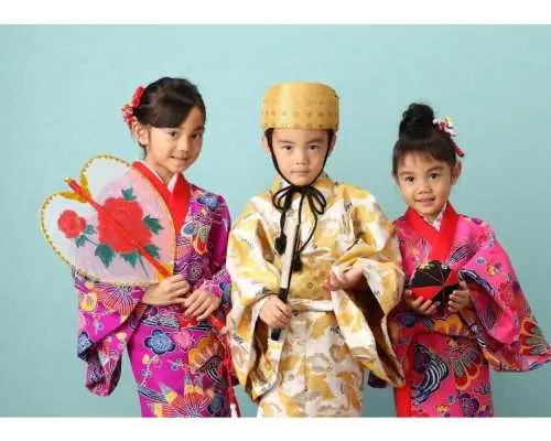 [Okinawa, Kokusai Street] A must-see for families! Family dressing and photography course♪ - Family-only course (3 or more people) - 10% discount on costumes!